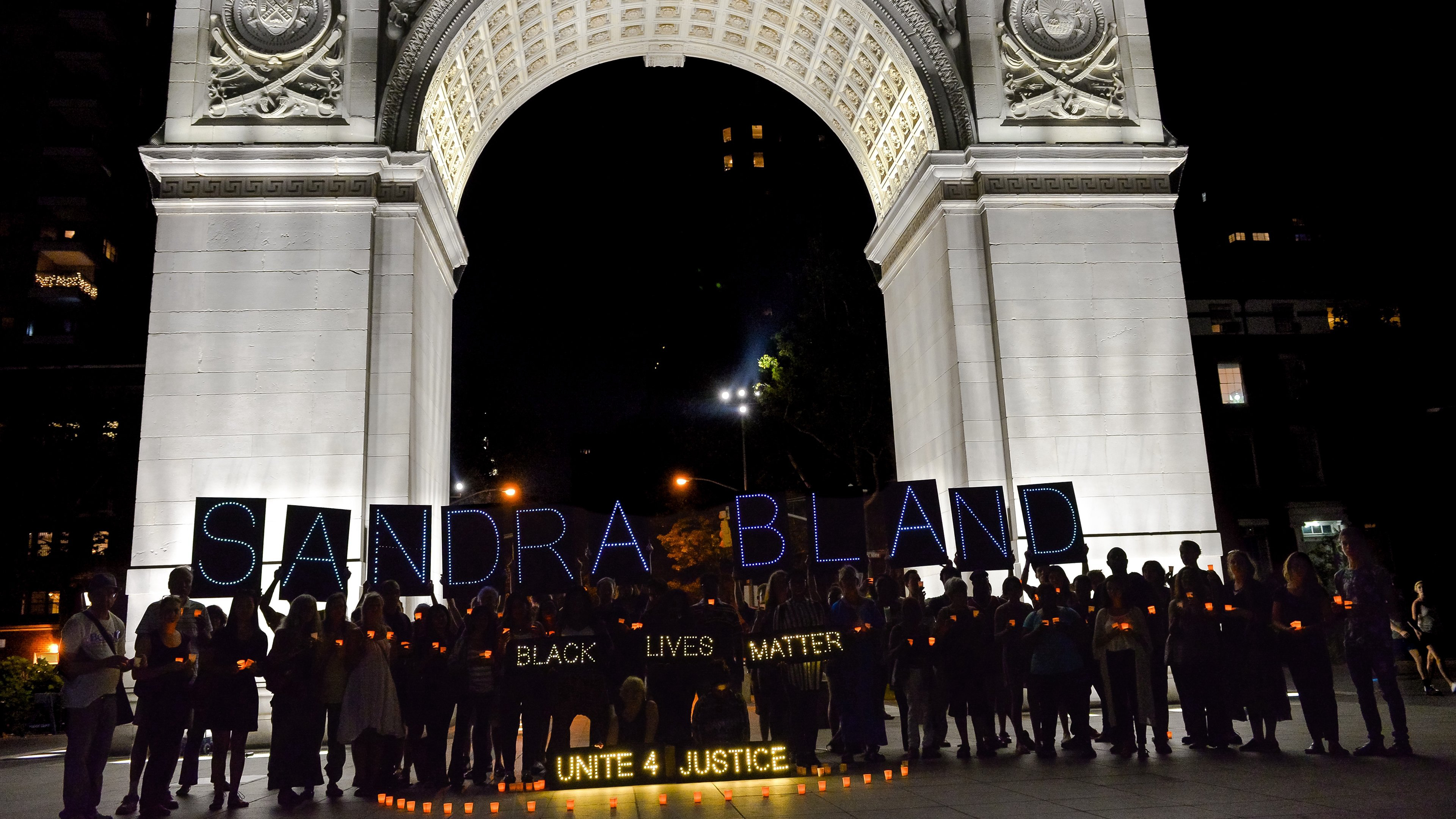 Mãi Nhắc Tên Cô: Cuộc Đời Và Cái Chết Của Sandra Bland