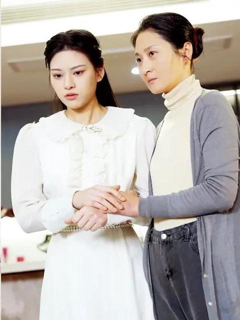 Xem Phim Mẹ Ơi, Kiếp Sau Con Sẽ Bảo Vệ Mẹ Vietsub HD Online - Rophim